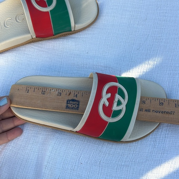 Gucci Rubber GG interlock slides sandals.❤️ - Picture 16 of 17